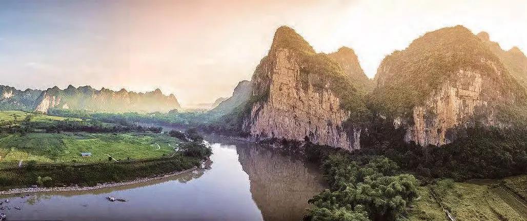 广西崇左花山岩画